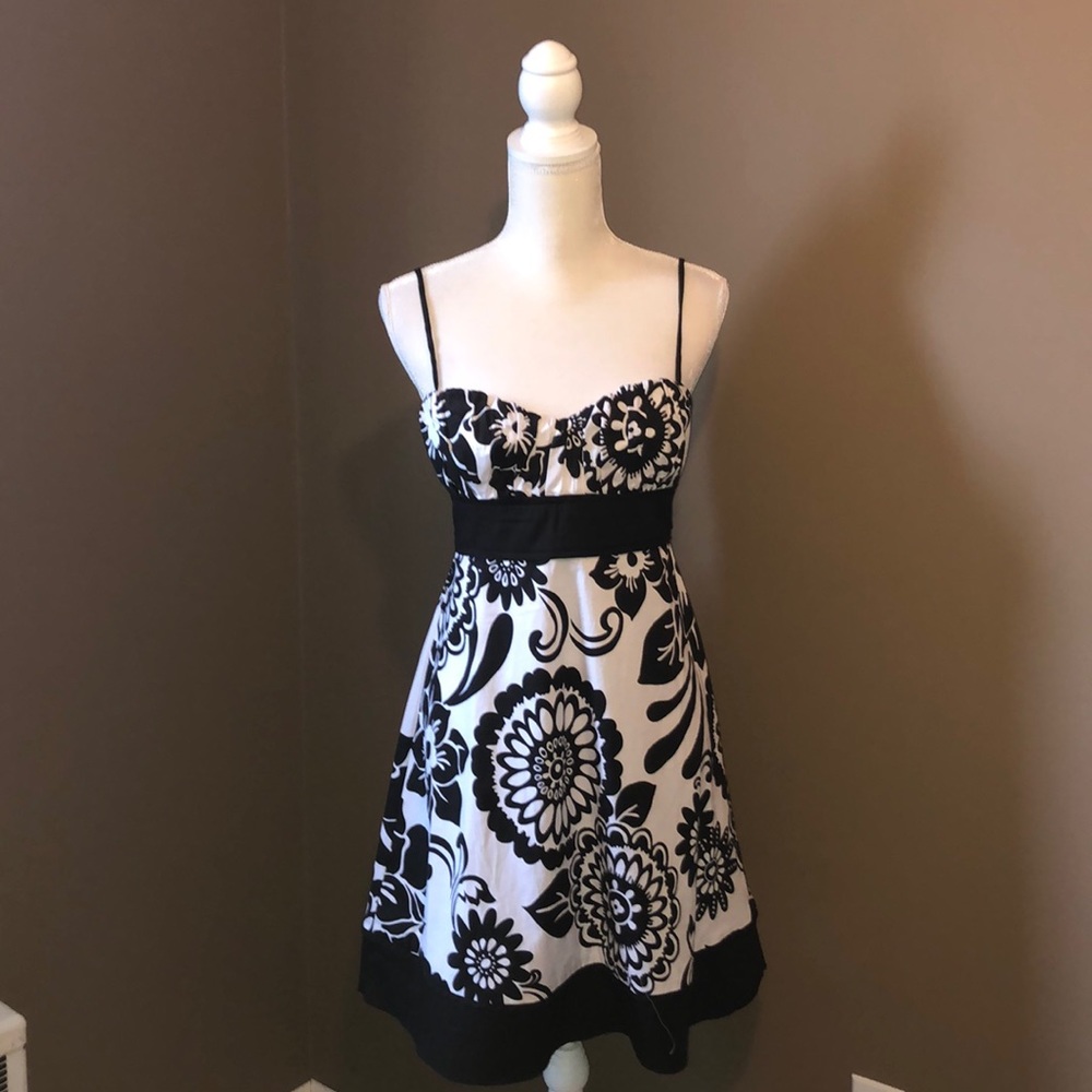 NWT - JUNIORS Dress